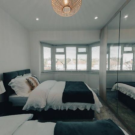 Homely & Peaceful Living Space Morden  Экстерьер фото